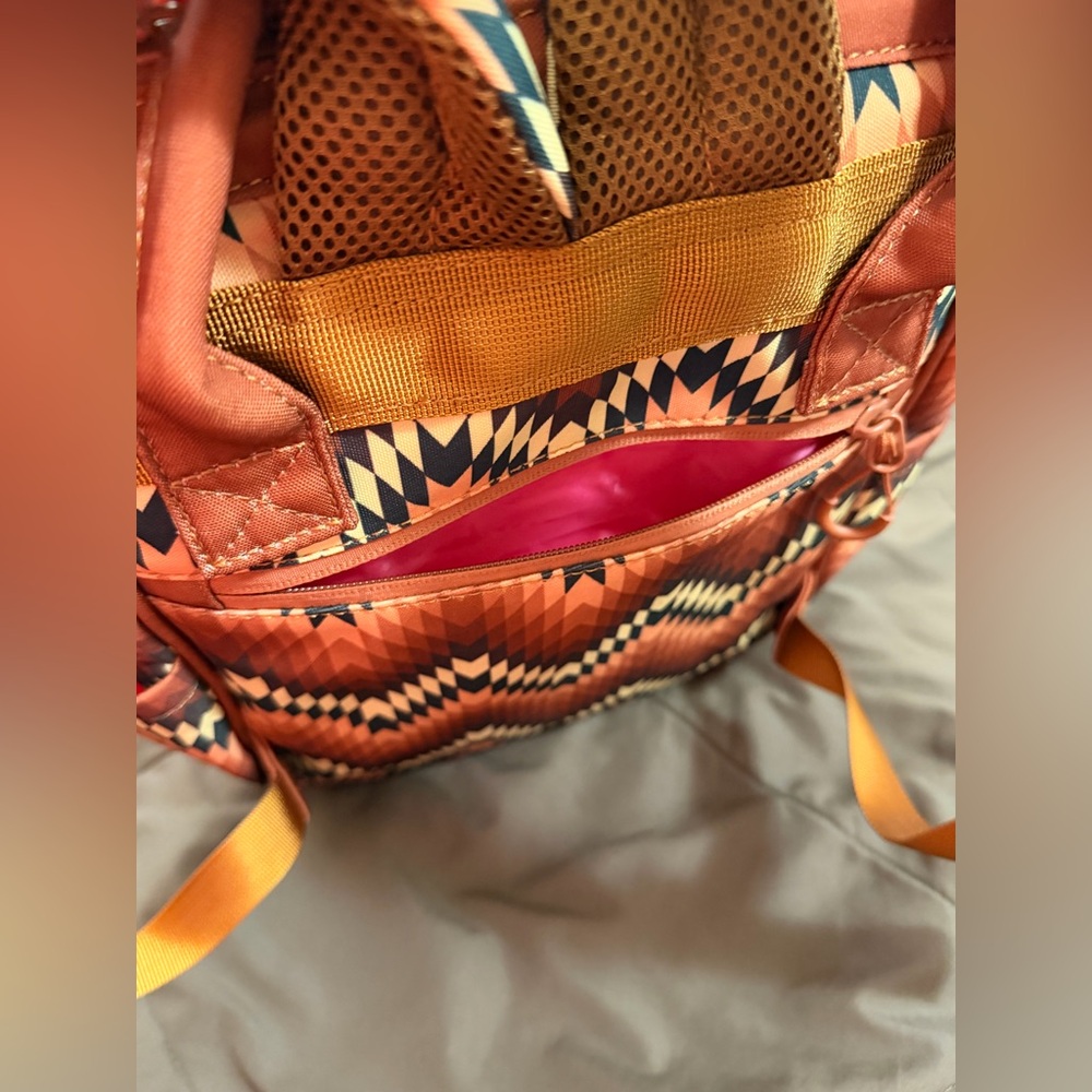 Wrangler Chevron Patterned Women's Backpack - image 7